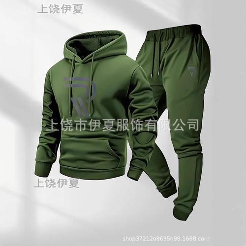 源头工厂现货速发 —— 1000平米厂房专注服装加工